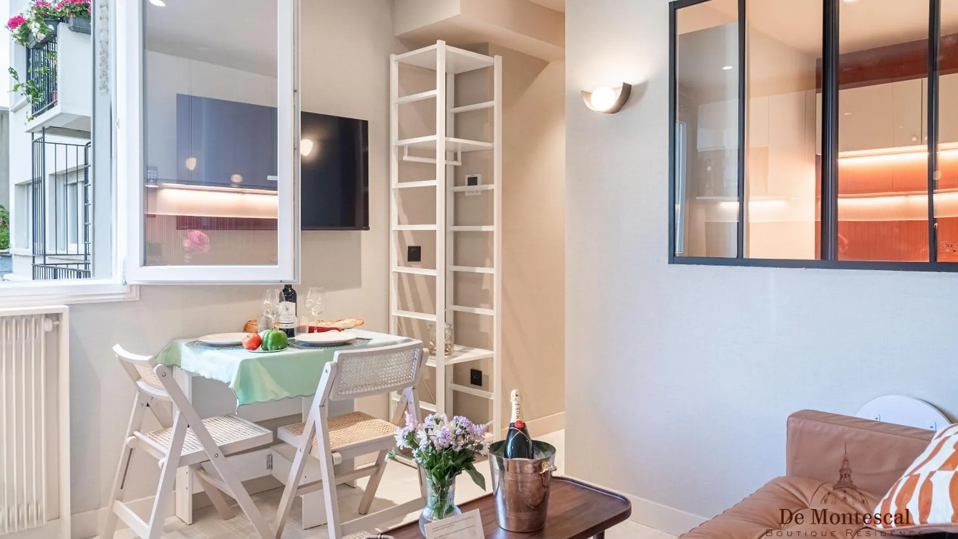 De Montescal Montparnasse Ac In A Prime Location 22 -36m2 パリ