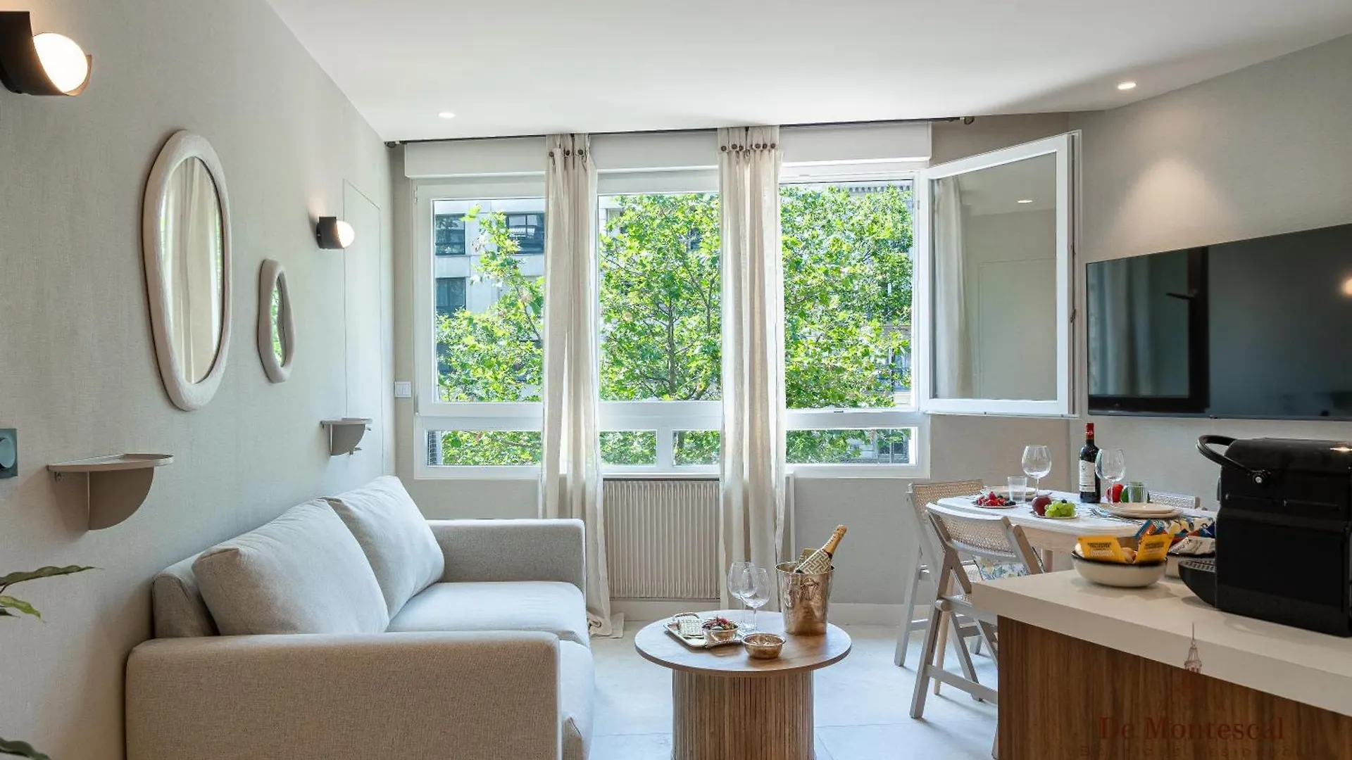 De Montescal Montparnasse Ac In A Prime Location 22 -36m2 *