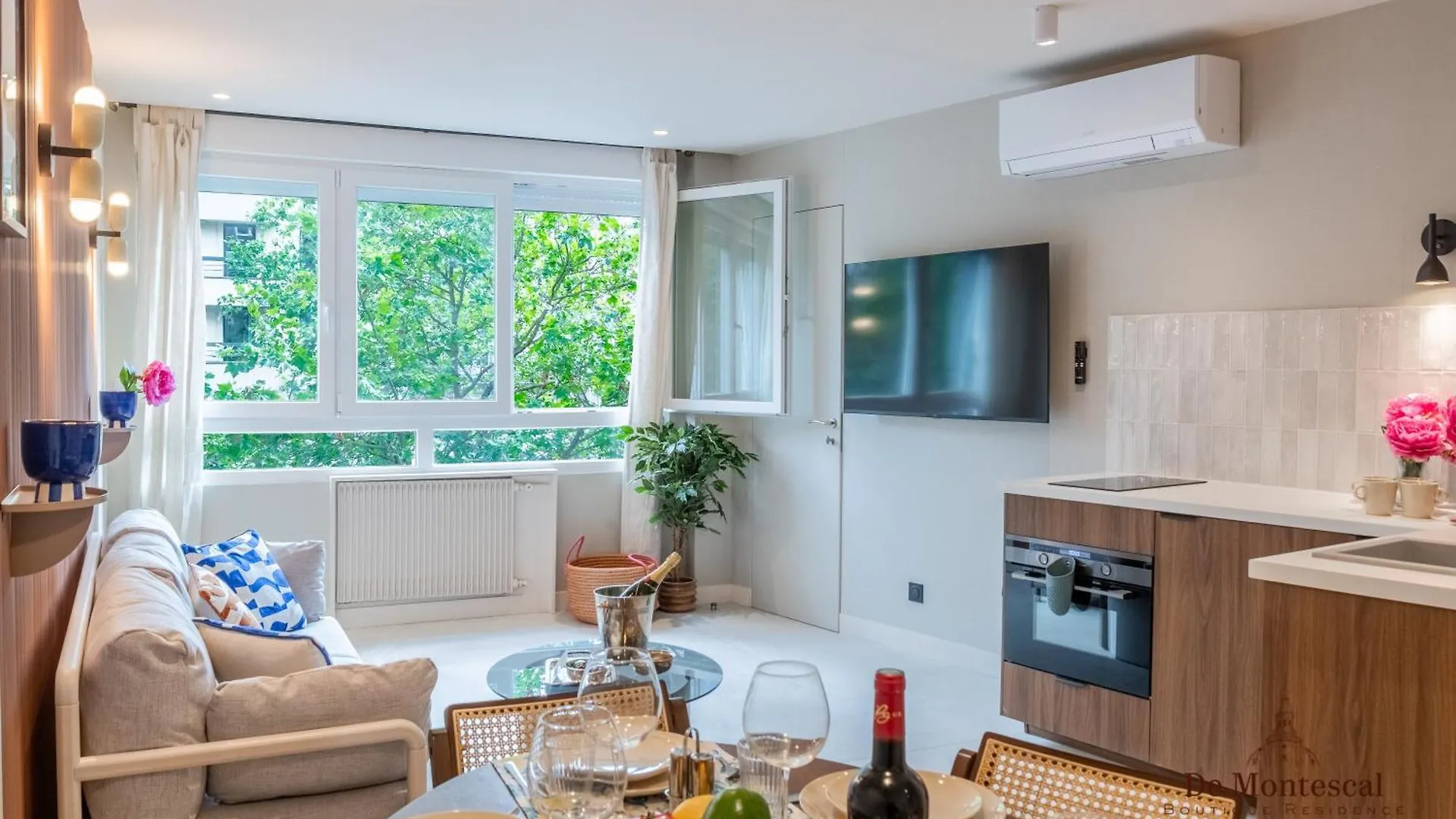 De Montescal Montparnasse Ac In A Prime Location 22 -36m2 *