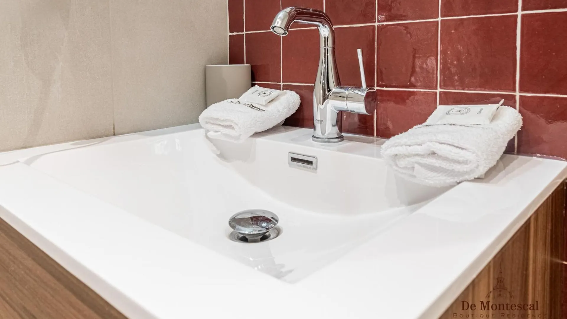 De Montescal Montparnasse Ac In A Prime Location 22 -36m2 Apartment