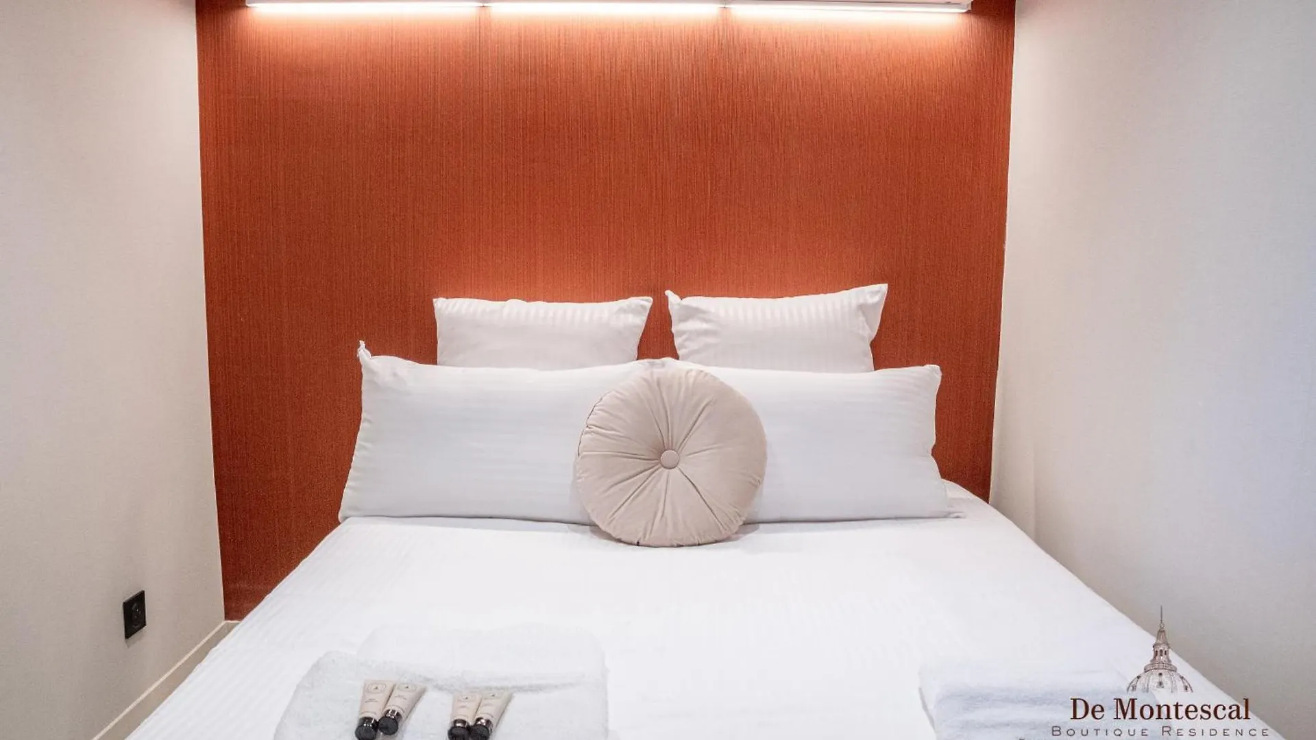 De Montescal Montparnasse Ac In A Prime Location 22 -36m2 Apartment *