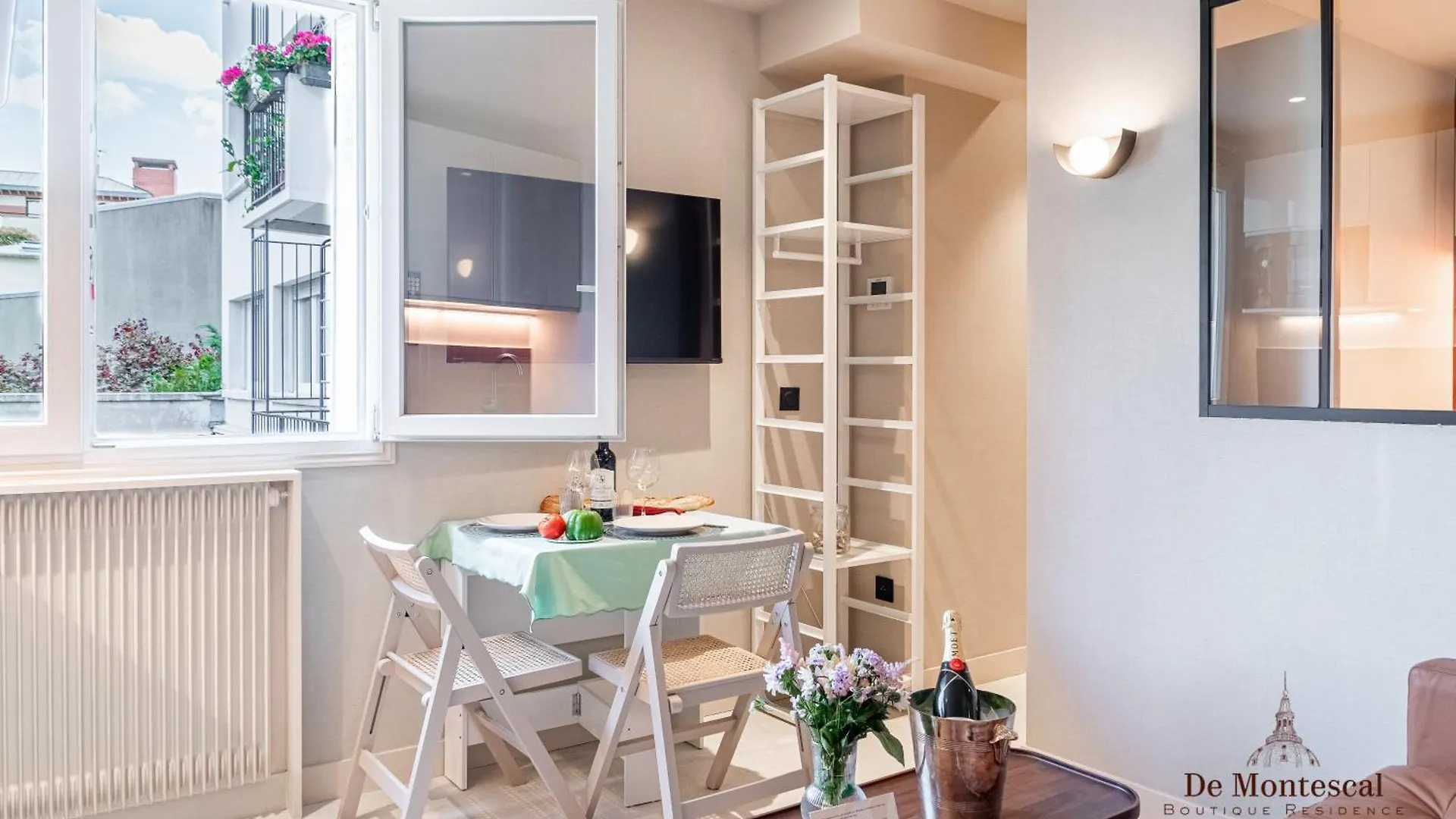 De Montescal Montparnasse Ac In A Prime Location 22 -36m2