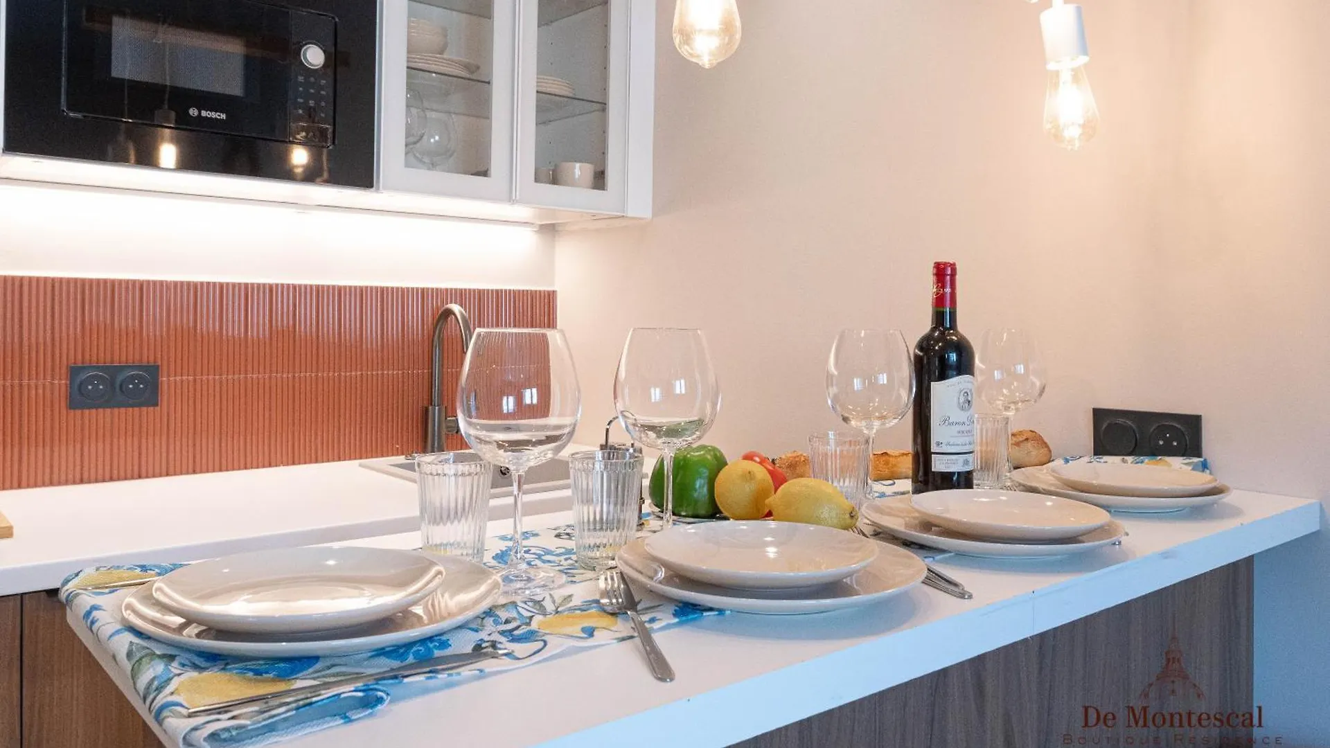 Apartment De Montescal Montparnasse Ac In A Prime Location 22 -36m2 Paris