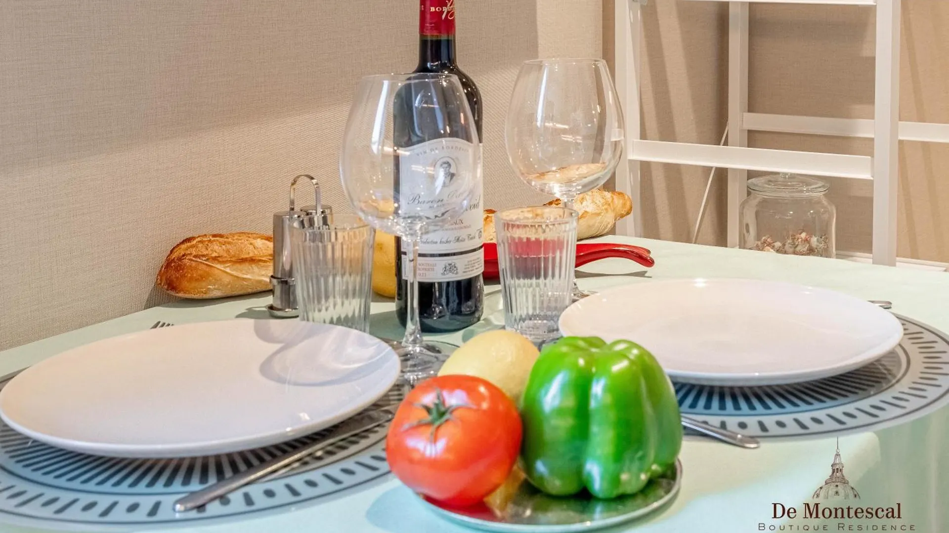 De Montescal Montparnasse Ac In A Prime Location 22 -36m2 * Paris