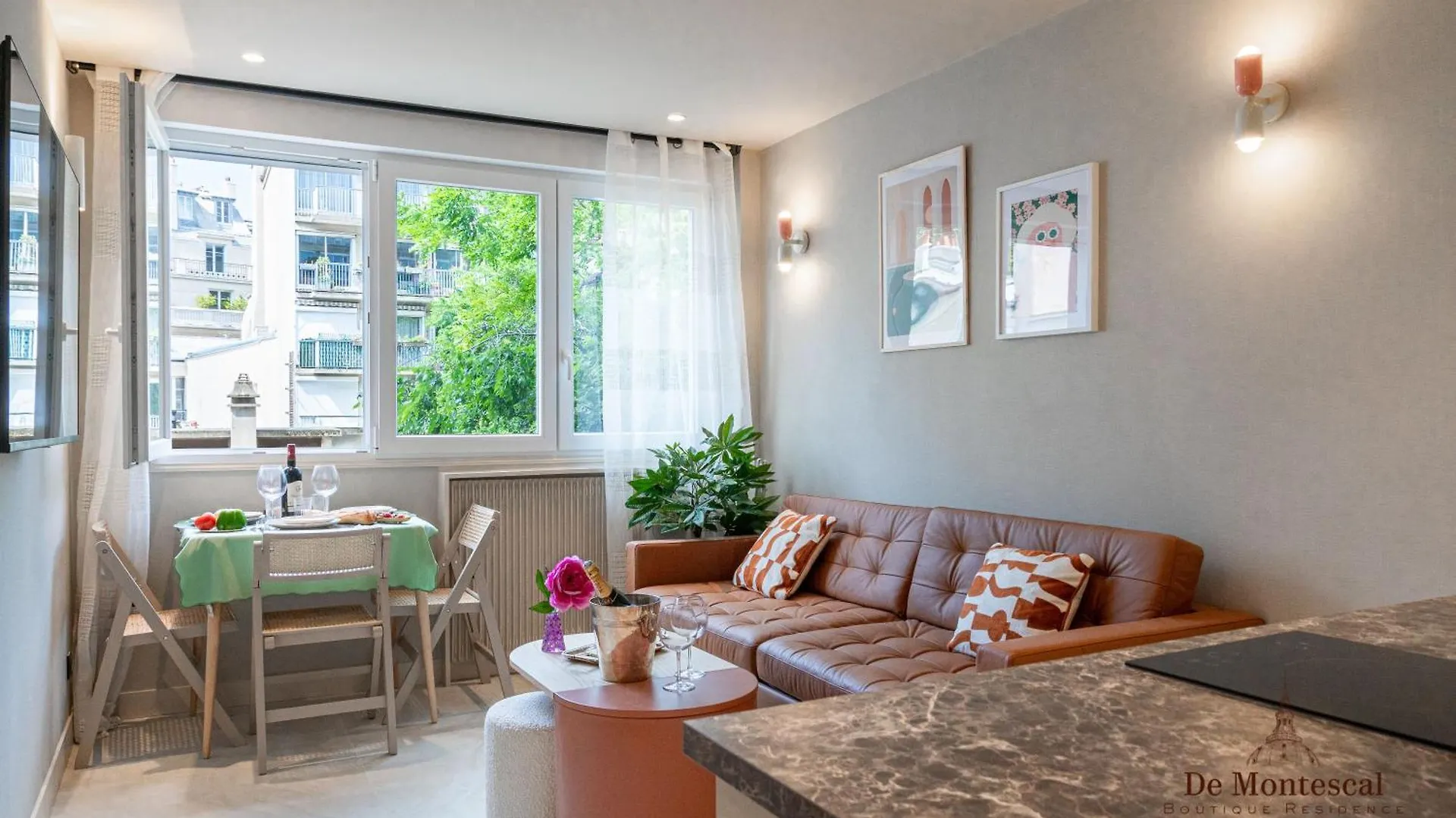 De Montescal Montparnasse Ac In A Prime Location 22 -36m2 Paris