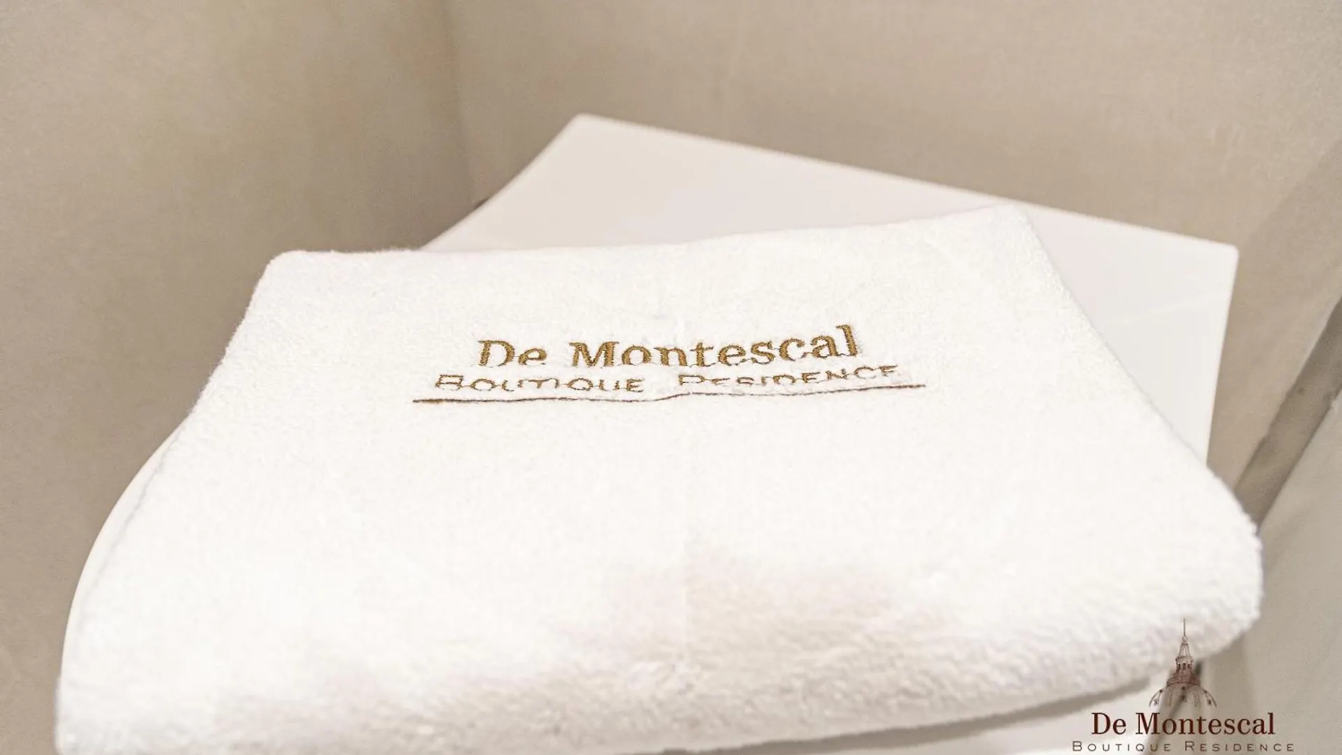 De Montescal Montparnasse Ac In A Prime Location 22 -36m2 * Paris