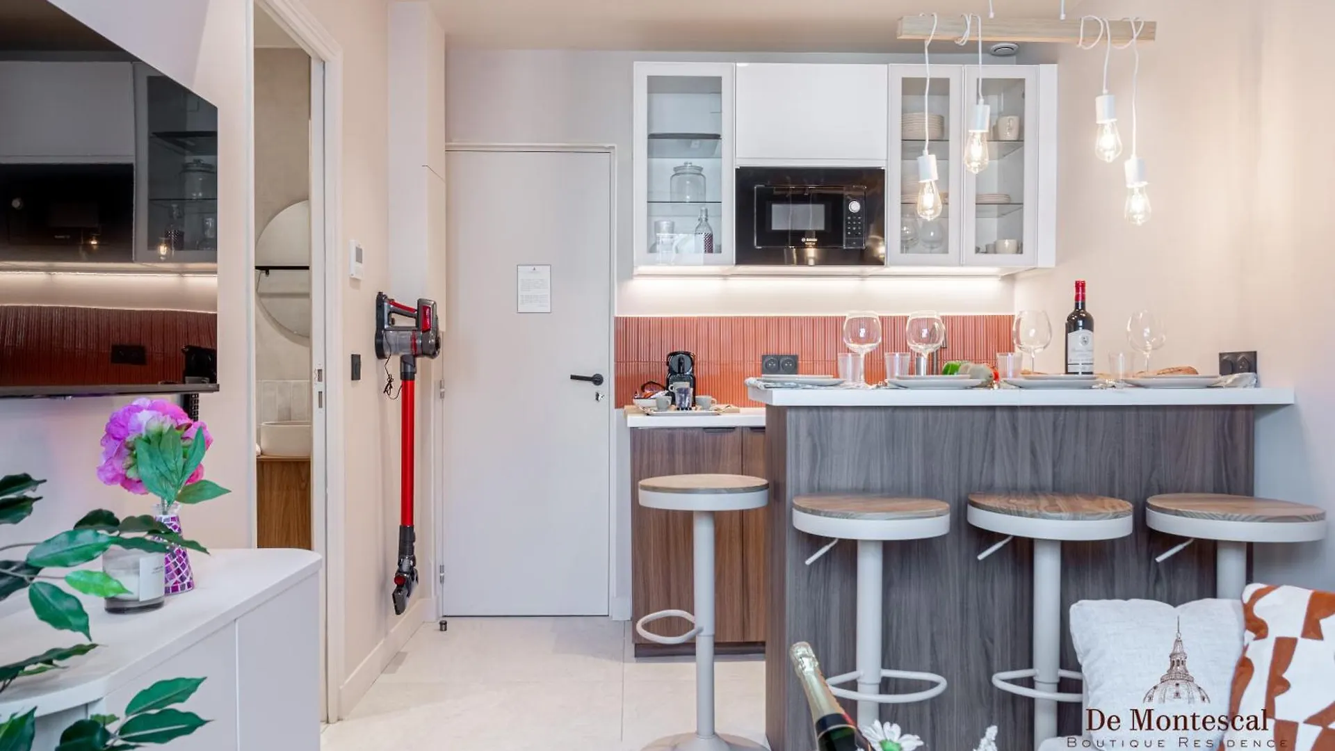 De Montescal Montparnasse Ac In A Prime Location 22 -36m2 *