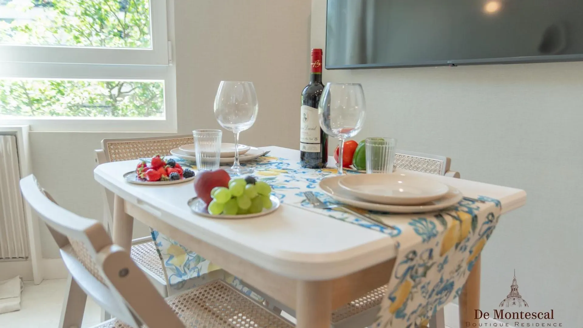 De Montescal Montparnasse Ac In A Prime Location 22 -36m2 *